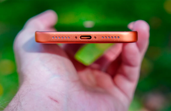 Обзор Apple iPhone 17 Pro Max: самого дорогого смартфона с множеством инноваций Обзор Apple iPhone 17 Pro Max: самого дорогого смартфона с множеством инноваций