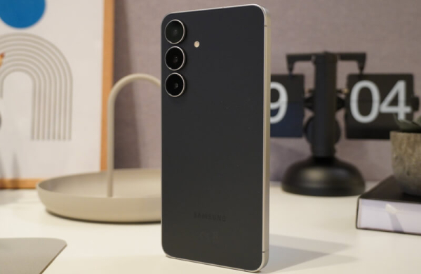 Обзор Samsung Galaxy S25 FE: чуть более доступного смартфона, не уступающего флагманам